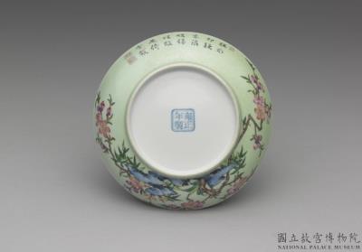 图片[3]-Dish with peach and bamboo in green ground of falangcai painted enamels, Qing dynasty, Yongzheng reign (1723-1735)-China Archive